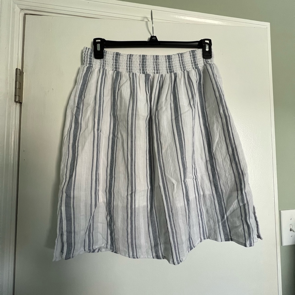 Women’s elastic band A-line striped skirt, size xl